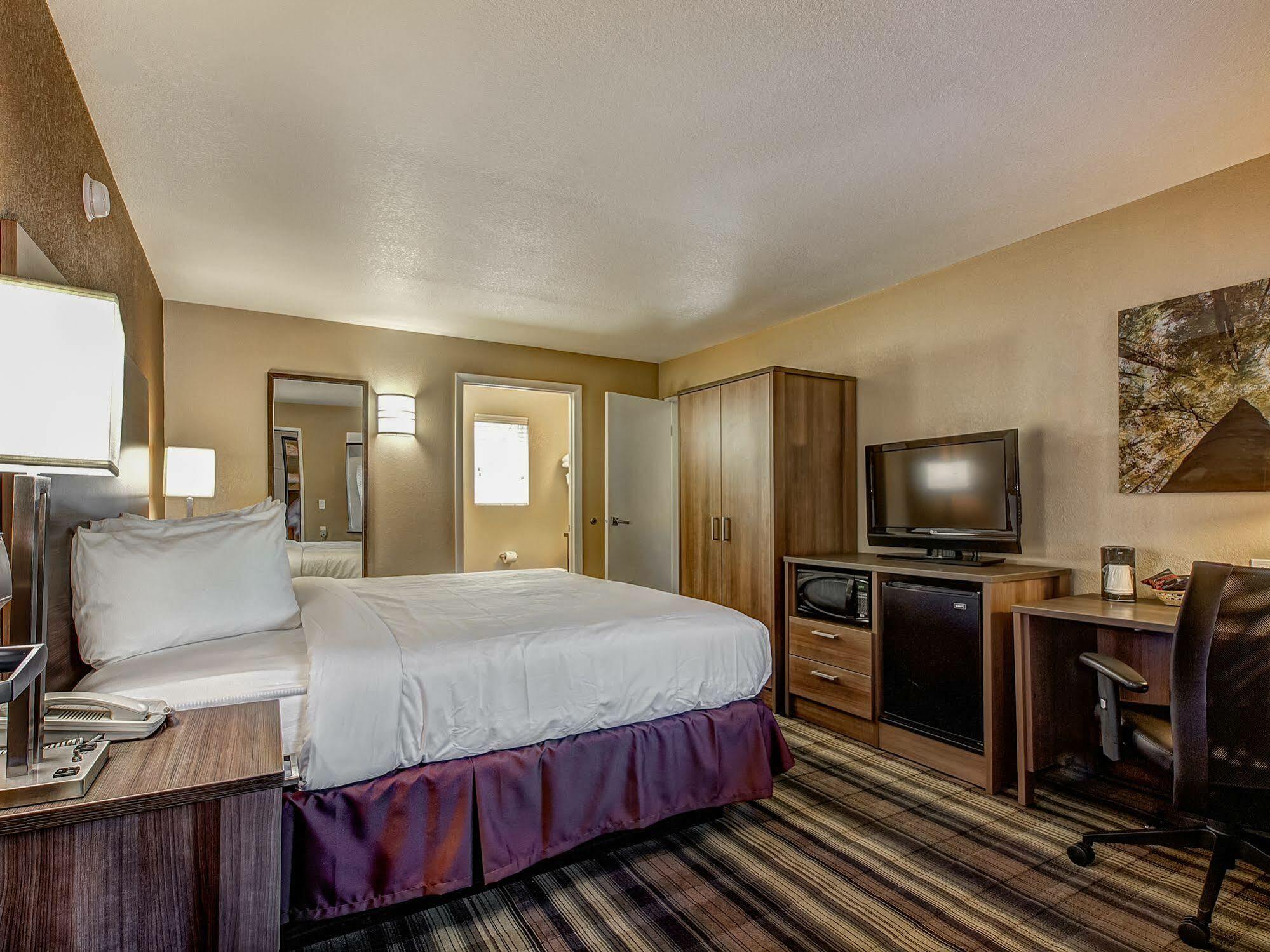 Boulder University Inn Екстер'єр фото