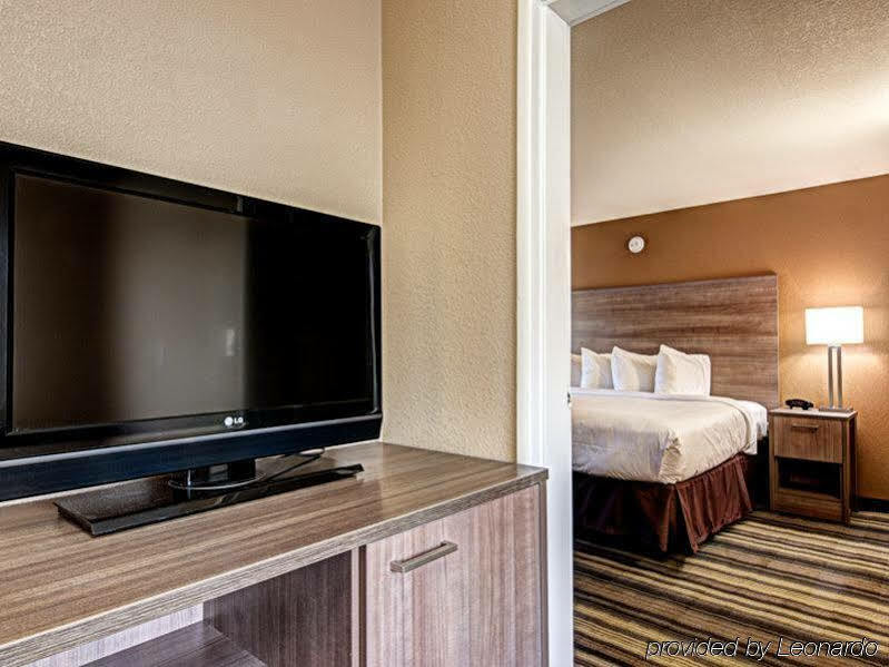Boulder University Inn Екстер'єр фото